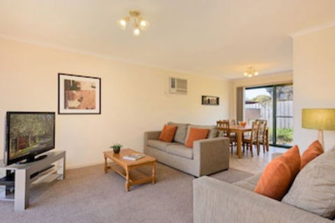 Mount Waverley Townhouses - Tourism Guide 0