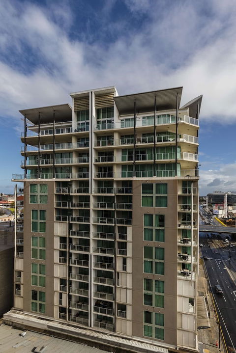 Oaks Adelaide Horizons Suites - Travel Agents 3