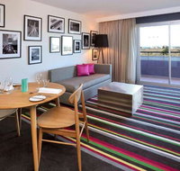 Mercure Melbourne Treasury Gardens - Tourism Guide