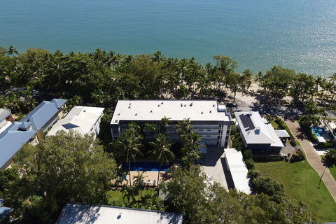 Agincourt Beachfront Apartments - Travel Search 3