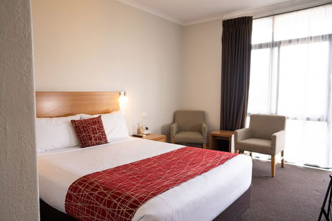 Admiralty Inn - Travel Search 6