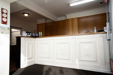 Admiralty Inn - Travel Search 1
