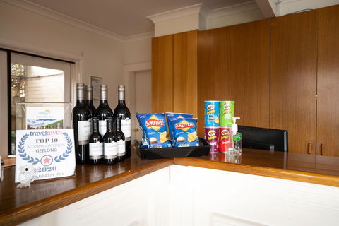 Admiralty Inn - Travel Search 3