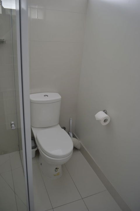 Admiralty Inn - Travel Search 5