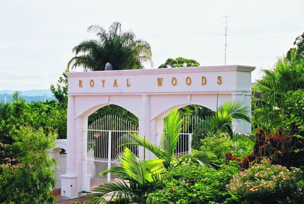 Parkwood QLD Travel Search