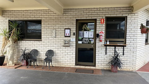 Sapphire City Motor Inn, Inverell - Travel Agents 5