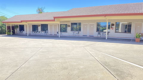 Sapphire City Motor Inn, Inverell - Travel Agents 6