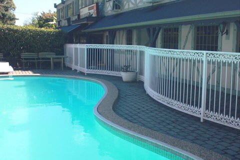 Ascot Motor Inn - Travel Agents 4