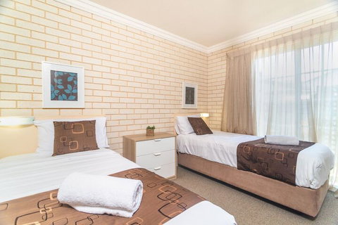 Santa Fe Motel & Holiday Units - Tourism Guide 6