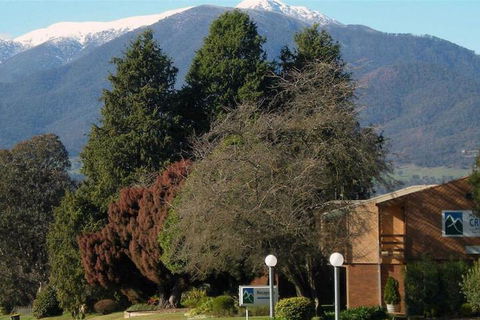 Mountain Creek Motel - Travel Agents 5
