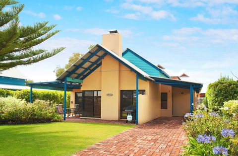 Dunsborough Beach Cottages - Tourism Guide 0