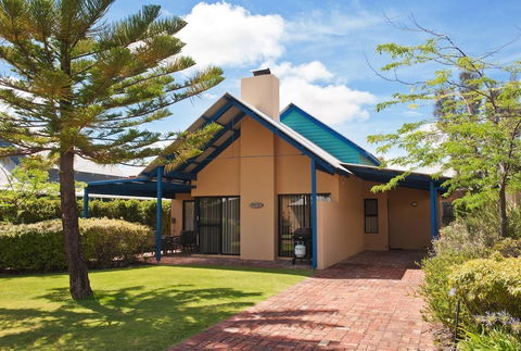 Dunsborough Beach Cottages - Tourism Guide 1