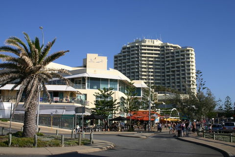 Scarborough & Absolutely Beachfront - Tourism Guide 2