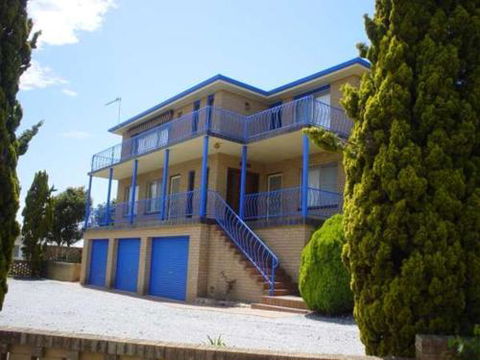 Flat 2 3 Bay Lane - Tourism Guide 5
