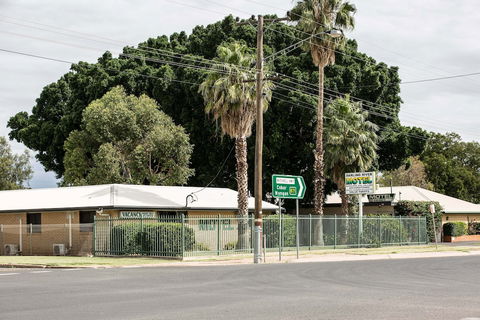 Darling River Motel - Travel Search 1