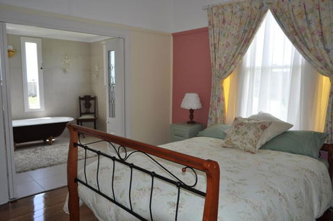 Beths Cottage Roaring 40s - Travel Search 6