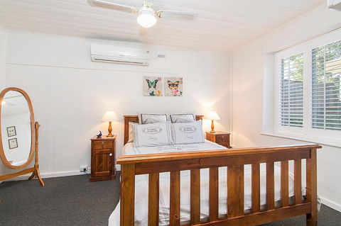 Stoneleigh Cottage Bed & Breakfast - Travel Agents 3