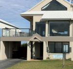 Boathouse Holiday House