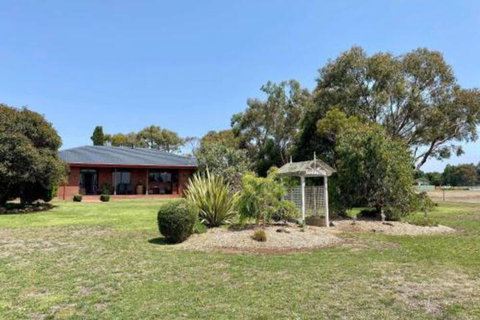 Jacaranda Wey B & B - Travel Agents 6