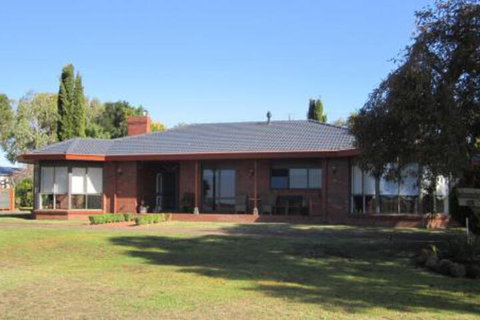 Jacaranda Wey B & B - Travel Agents 0