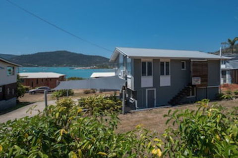 Norm's Beach House - Travel Search 0