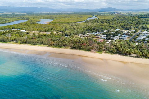 Kurrimine Beach Huts - Travel Search 1