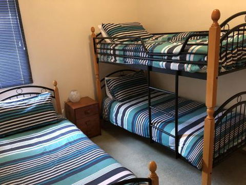 Unit 2 Ballingalla Apartments - Tourism Guide 1