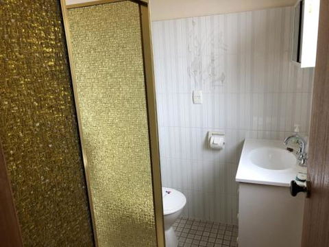 Unit 2 Ballingalla Apartments - Tourism Guide 5
