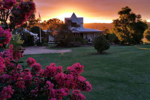 Birdhouse Cottage B & B - Travel Agents 6
