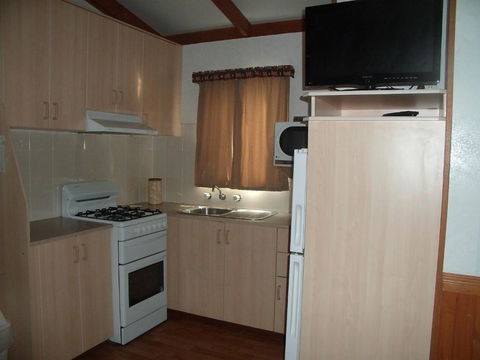 Elliston Waterloo Bay Tourist Park - Travel Agents 2