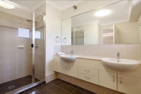 Coolum Villas - Travel Search 3