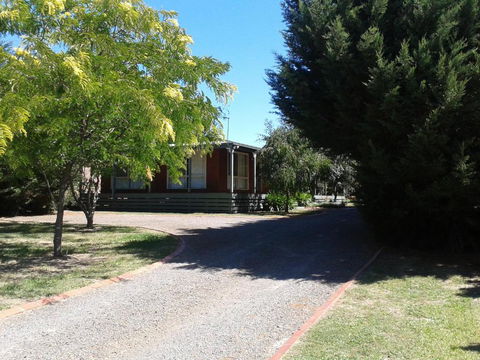 Sunburst Retreat - Travel Search 5