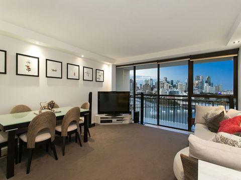 River Plaza Apartments - Travel Search 0