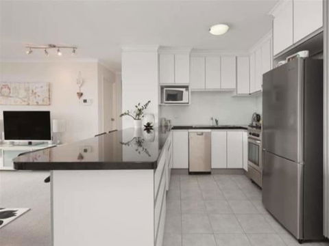 River Plaza Apartments - Travel Search 4