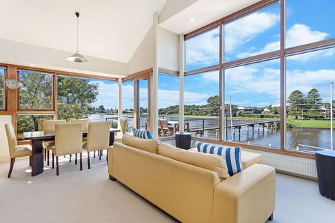 Shearwater House - Tourism Guide 1
