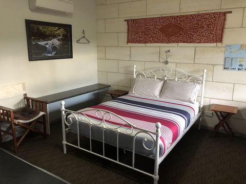 Port Campbell Guesthouse & Flash Packers - Tourism Guide 4