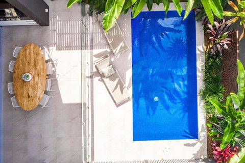 A PERFECT STAY - KoKo's Beach Houses 1 And 2 - Cruises Travel 1