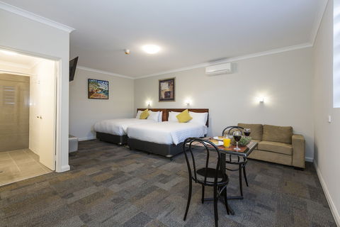 Gallery Hotel - Travel Search 6