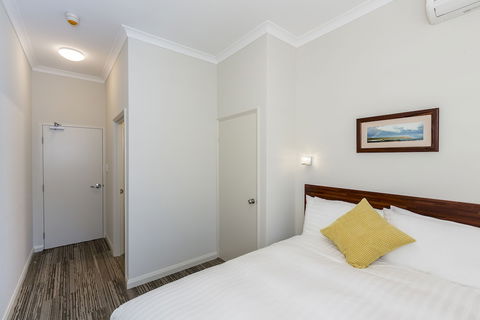 Gallery Hotel - Travel Search 2