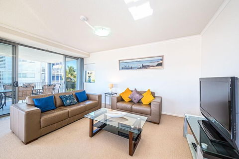 On The Bay Apartments - Travel Search 3
