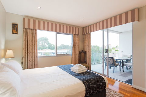 Spinnakers By Rockingham Apartments - Tourism Guide 0