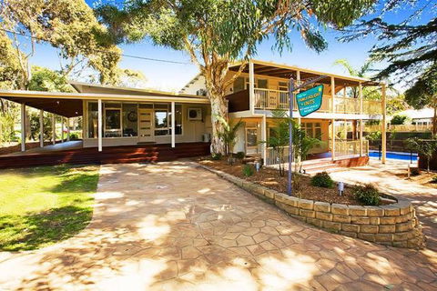 Beach House Apartments - Travel Agents 2