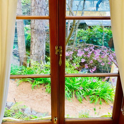 Aldgate Creek Cottage Bed & Breakfast - Travel Search 6