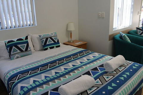 Mandurah Ocean Marina Chalets - Cruises Travel 5