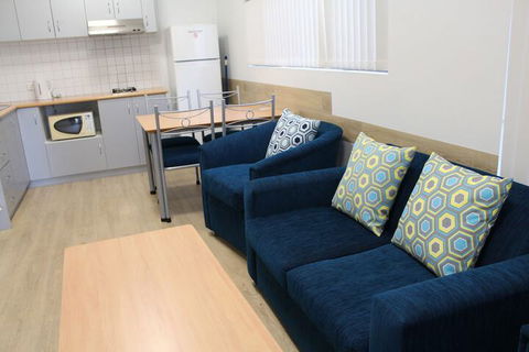 Mandurah Ocean Marina Chalets - Cruises Travel 2