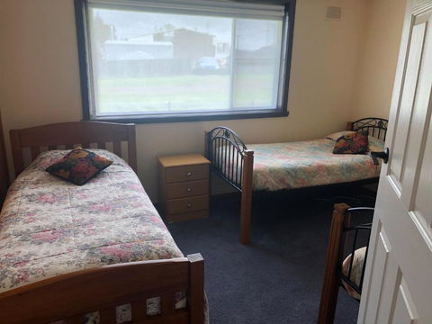 Waratah Falls Holiday Unit - Travel Search 2