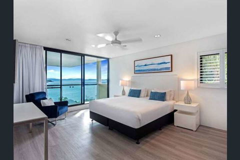 Waves 08 - Apartments - Travel Search 3