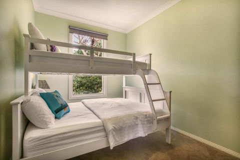 Country House Retreat - Cruises Travel 1