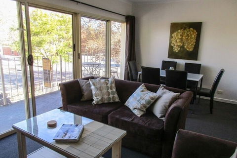 Angaston Mews Apartments - Travel Agents 6
