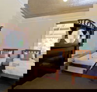 Deloraine Hotel
